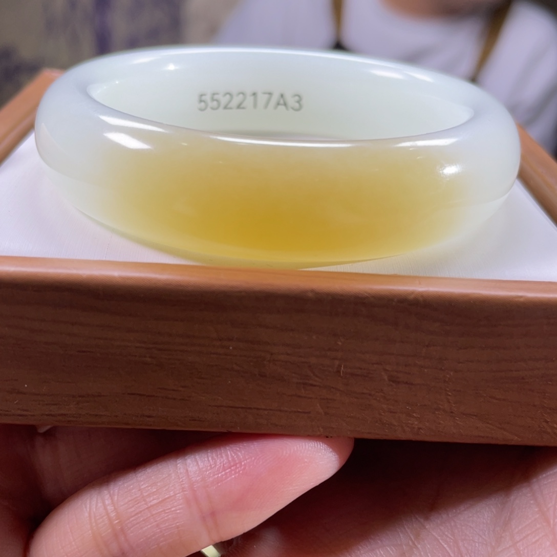 和田玉未镶嵌手镯55圈