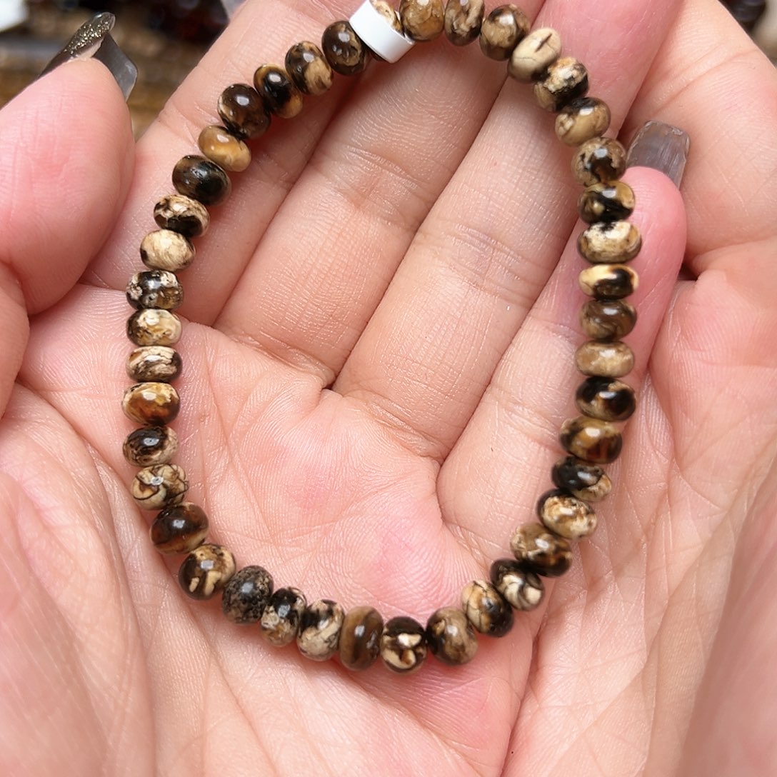 琥珀未镶嵌裸石抚顺琥珀20681-1六