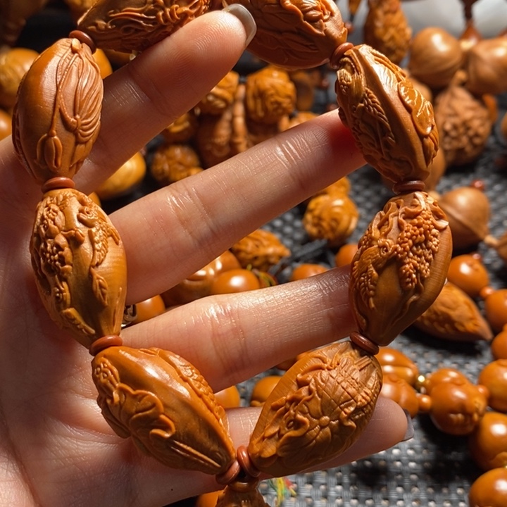 吊坠橄榄核荷塘月色