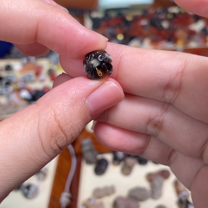 玛瑙/玉髓颈饰未镶嵌25吞噬