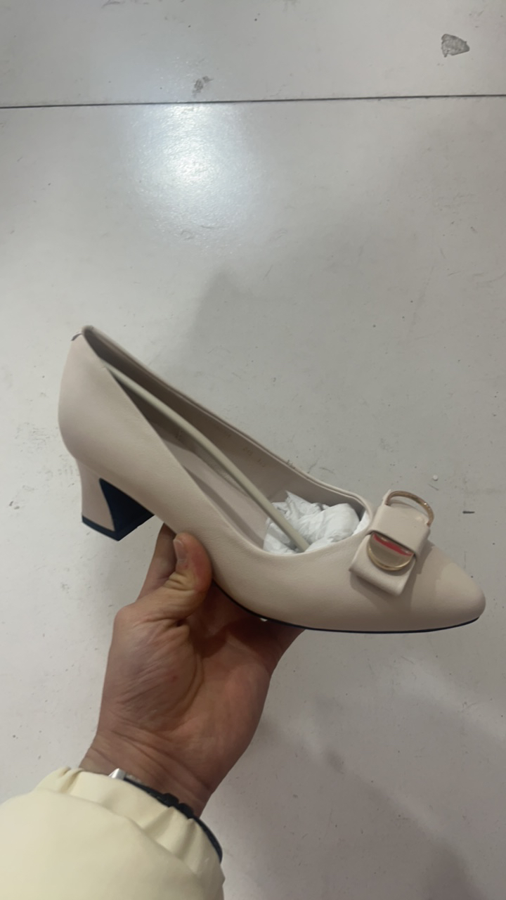 2004头层牛皮单鞋