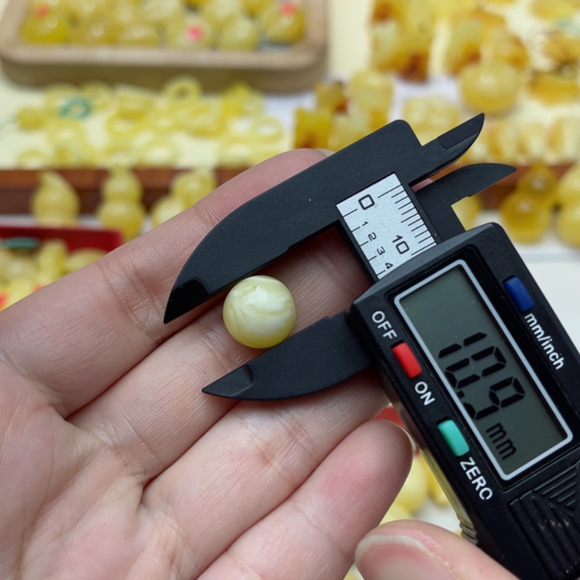 【闪购商品】蜜蜡裸石未镶嵌配饰