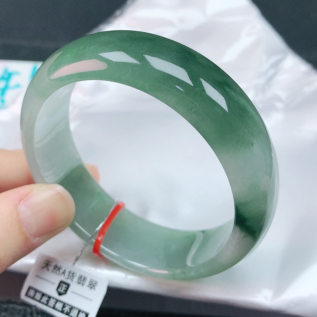 翡翠手镯未镶嵌58轮胎
