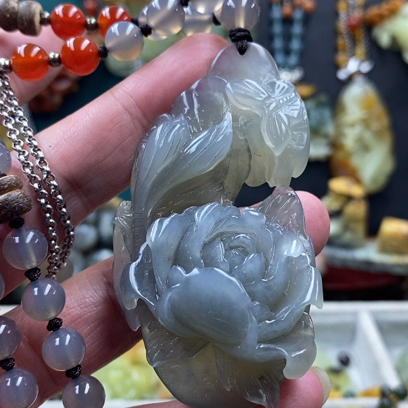 【闪购商品】蛇纹石玉吊坠未镶嵌