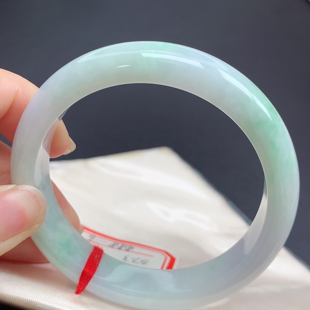 翡翠手镯未镶嵌888n n n n n n n