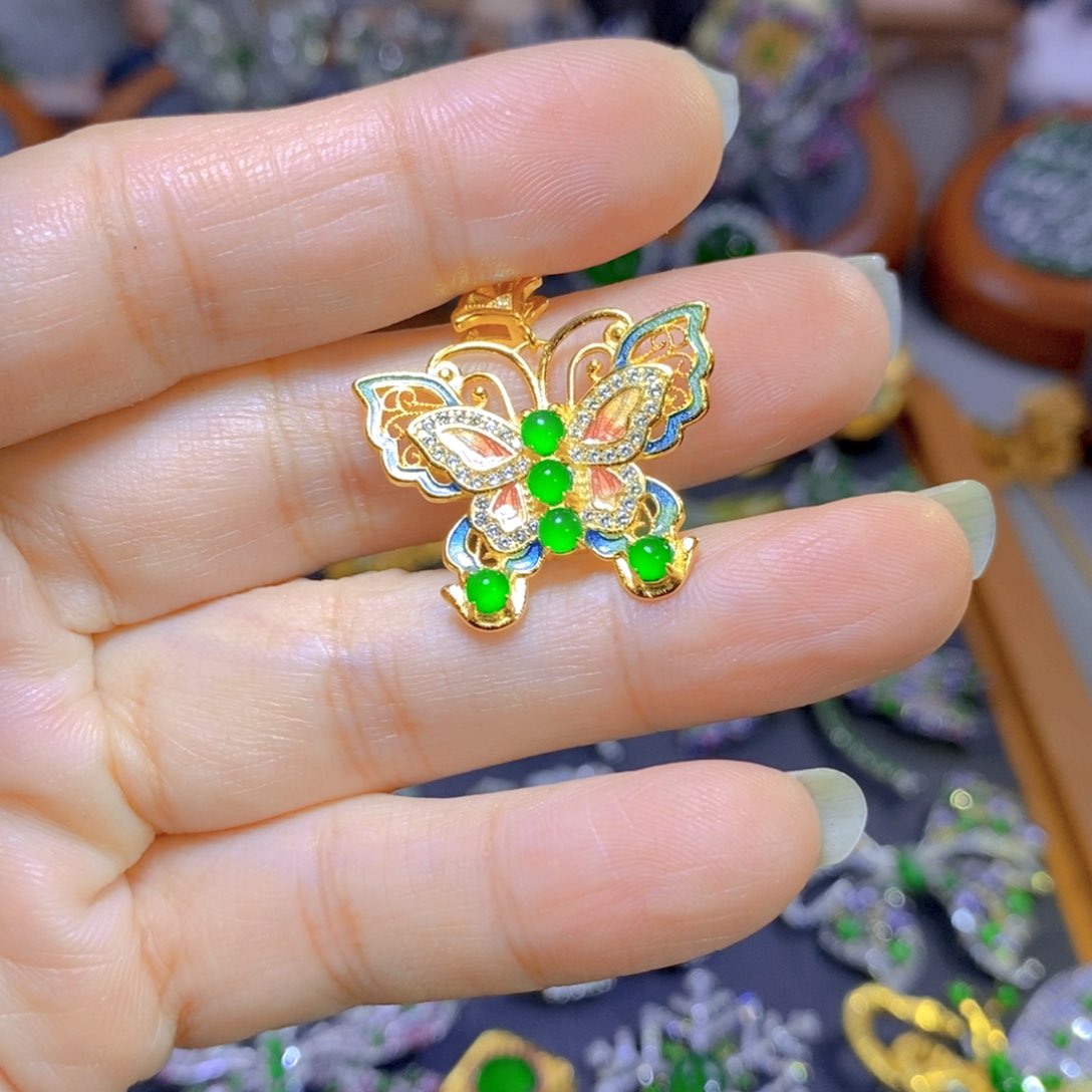 翡翠颈饰银S925镶嵌天然翡翠