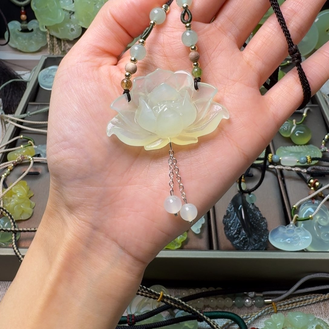 蛇纹石玉项链未镶嵌