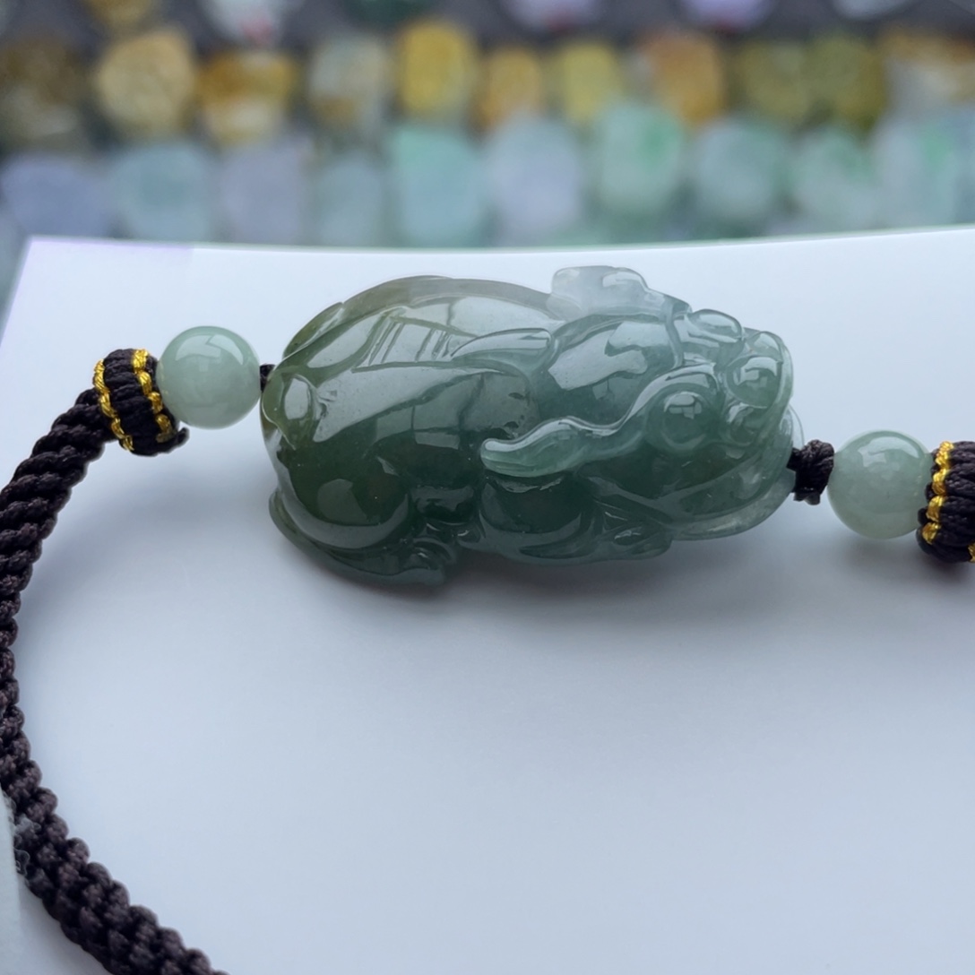 翡翠颈饰未镶嵌貔貅