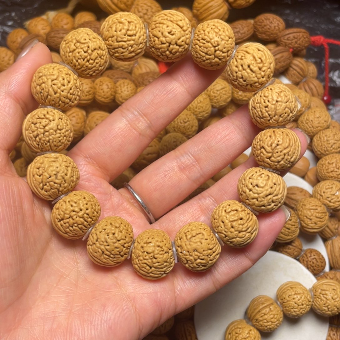 猛****桃木桃核手串18+野生满天星