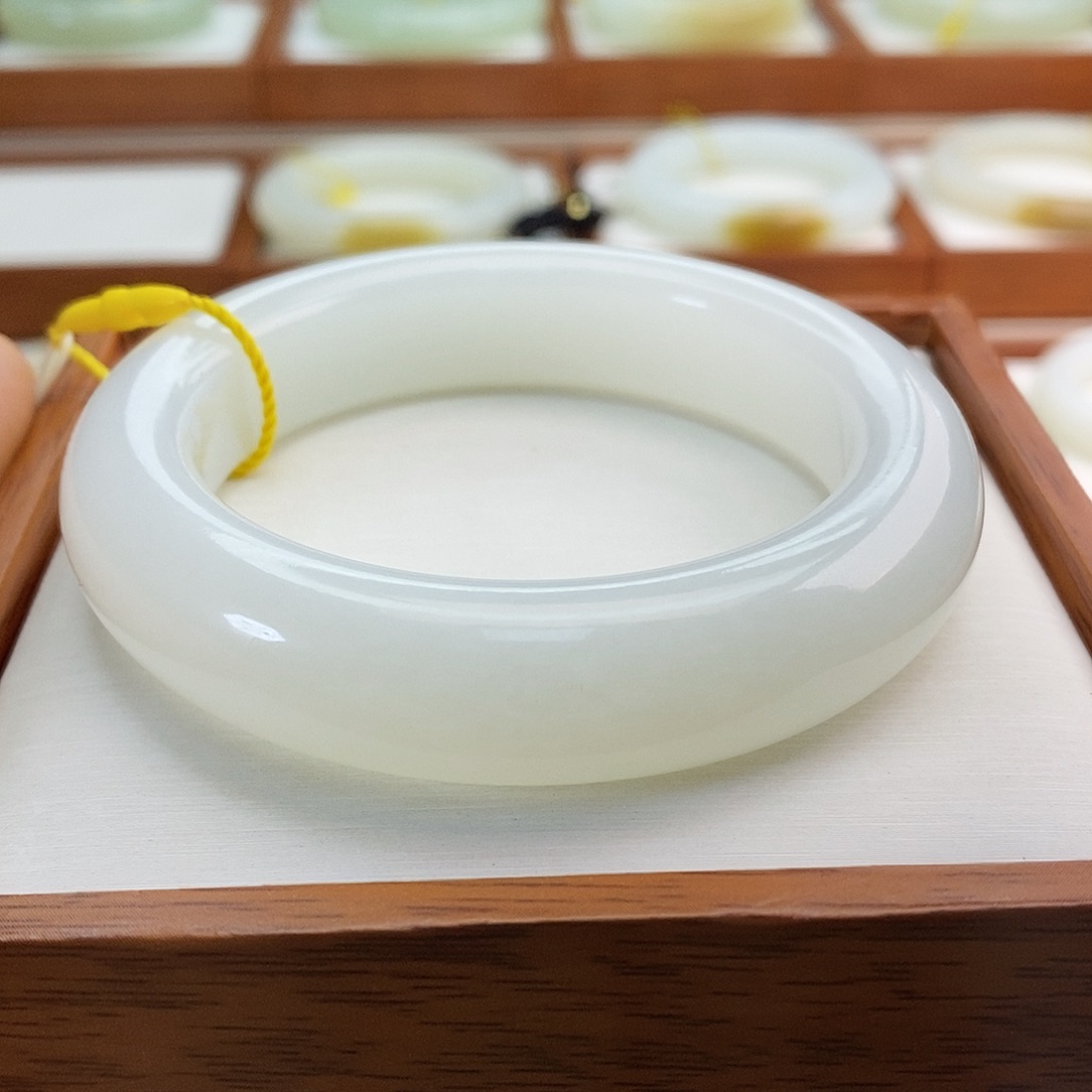 和田玉（白玉）手镯未镶嵌