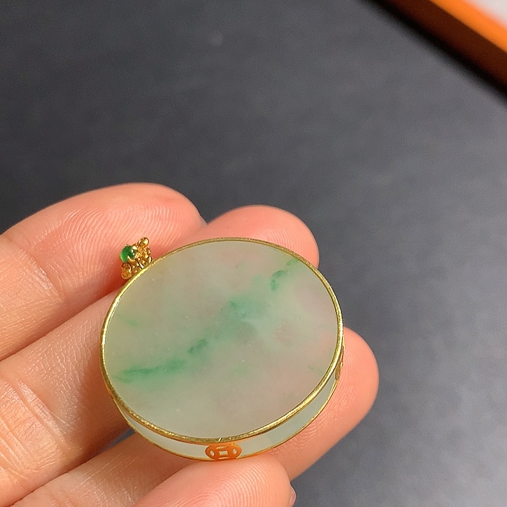 翡翠吊坠(不含链)18K金镶嵌