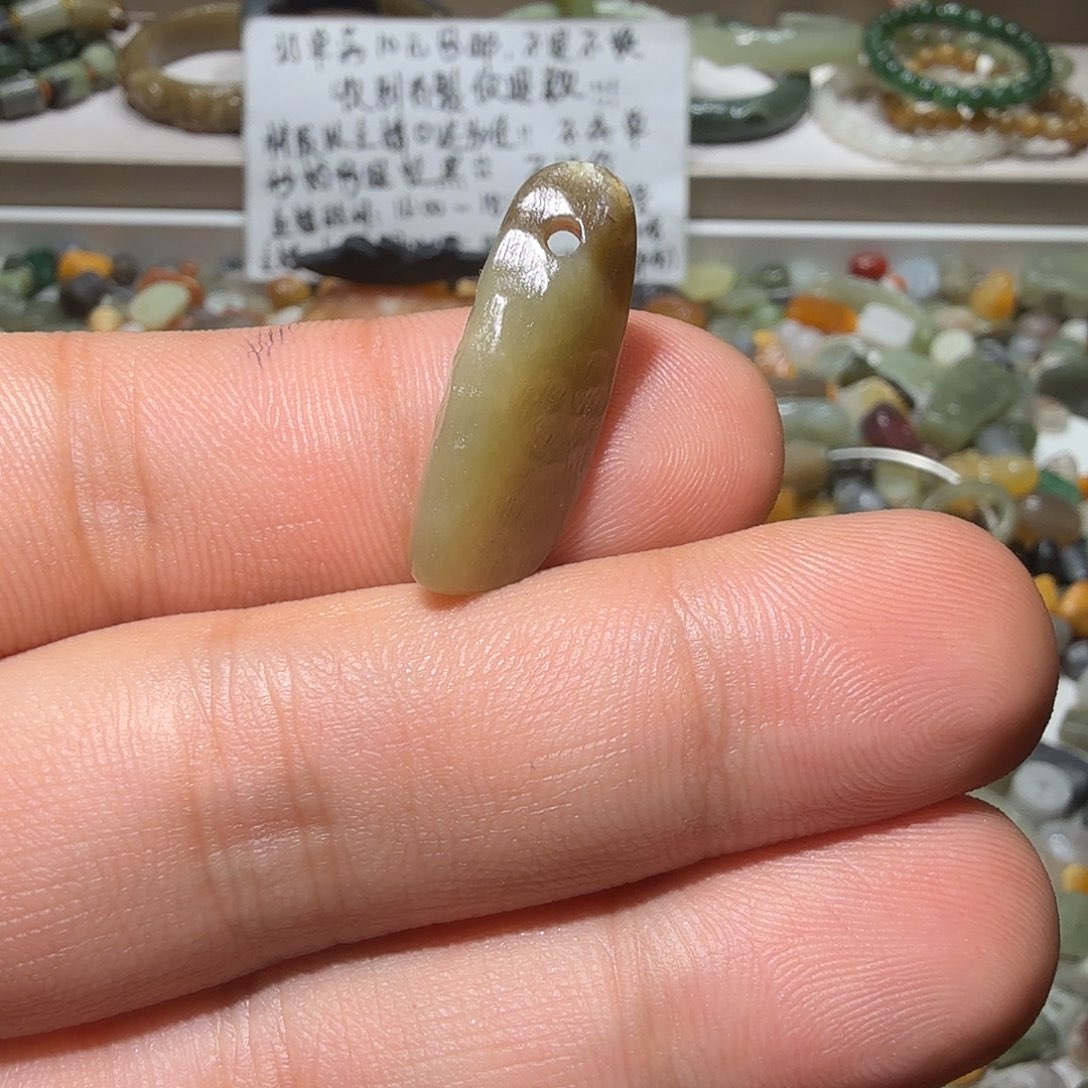 和田玉未镶嵌珠宝奇石