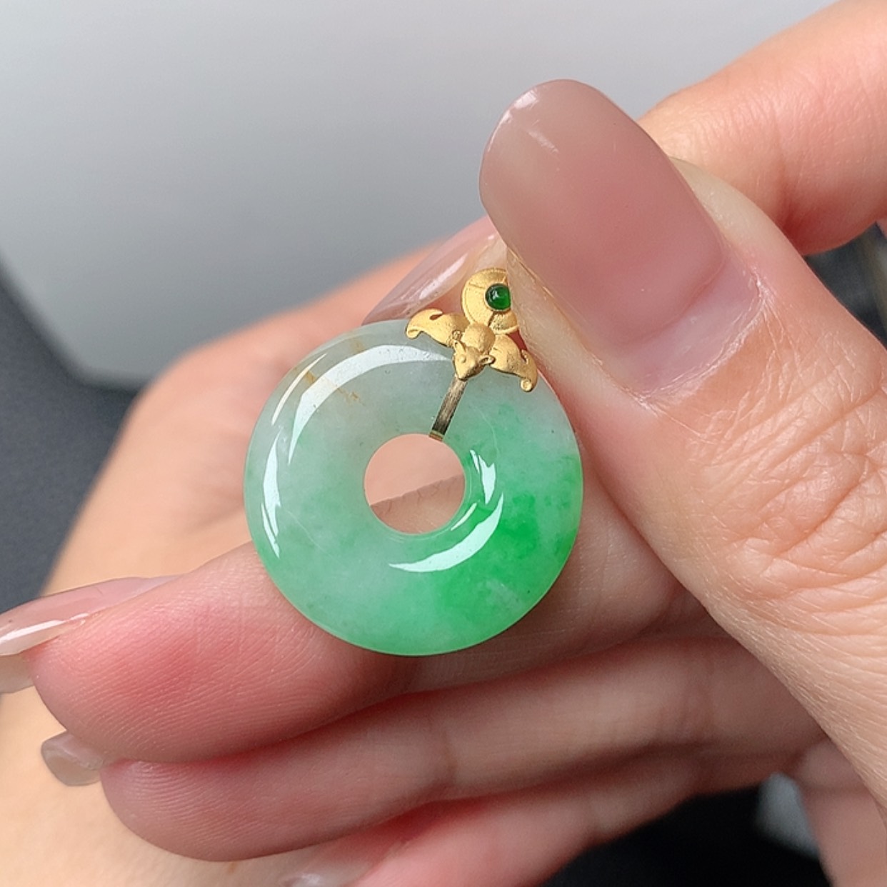 【闪购商品】翡翠吊坠(不含链)18K金镶嵌