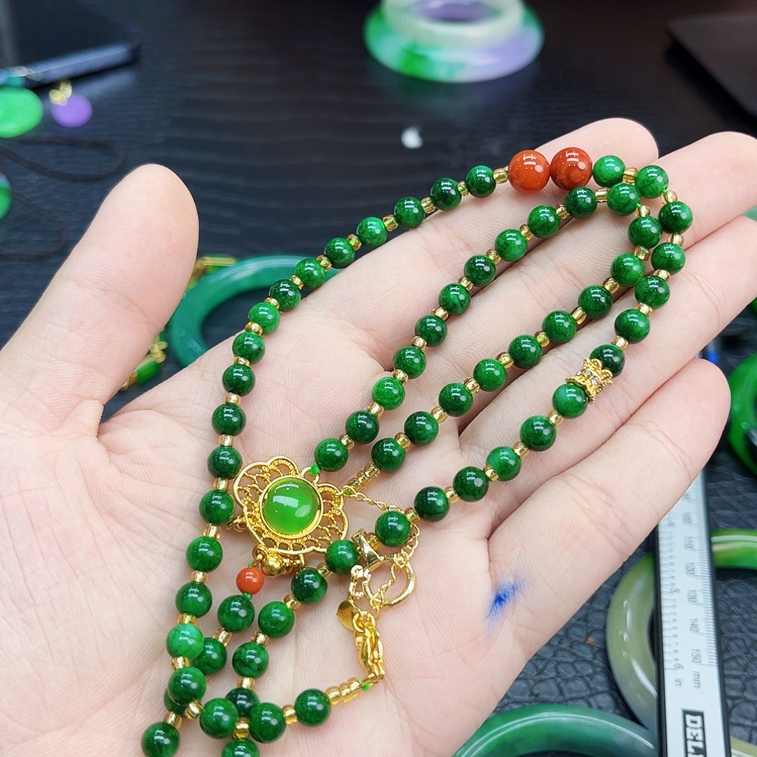 翡翠手镯未镶嵌多样性