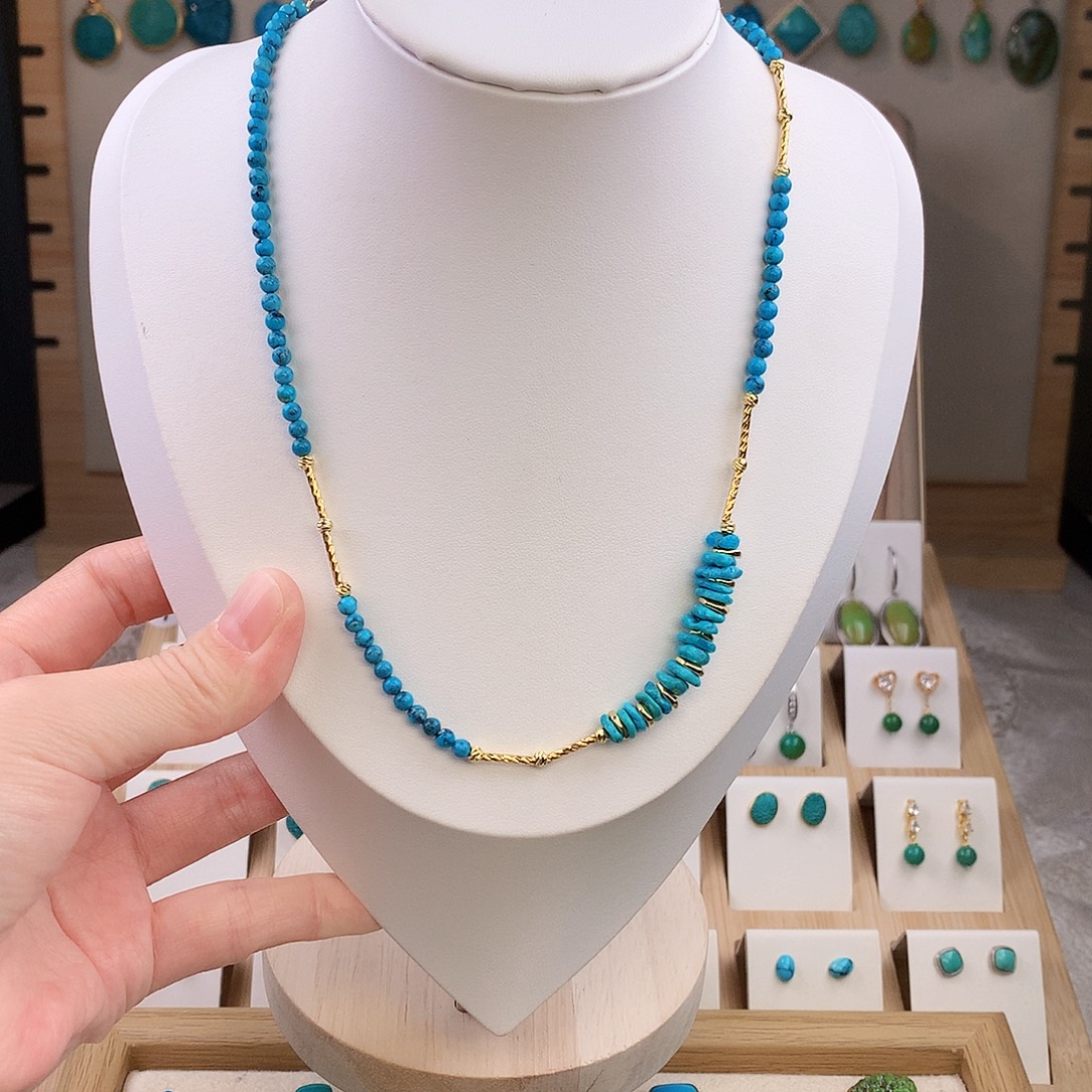 绿松石未镶嵌颈饰