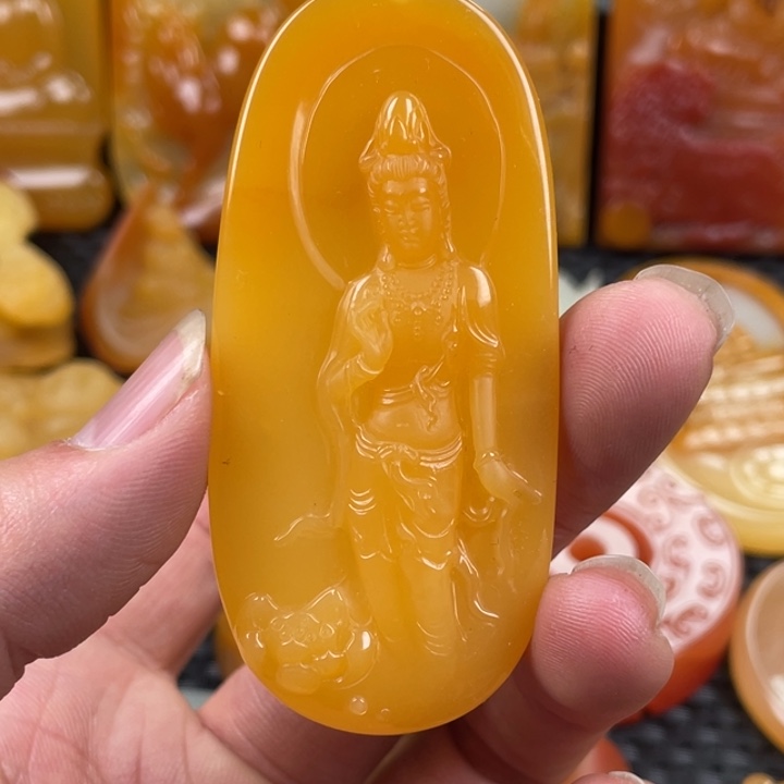 石英质玉（黄龙玉）颈饰未镶嵌