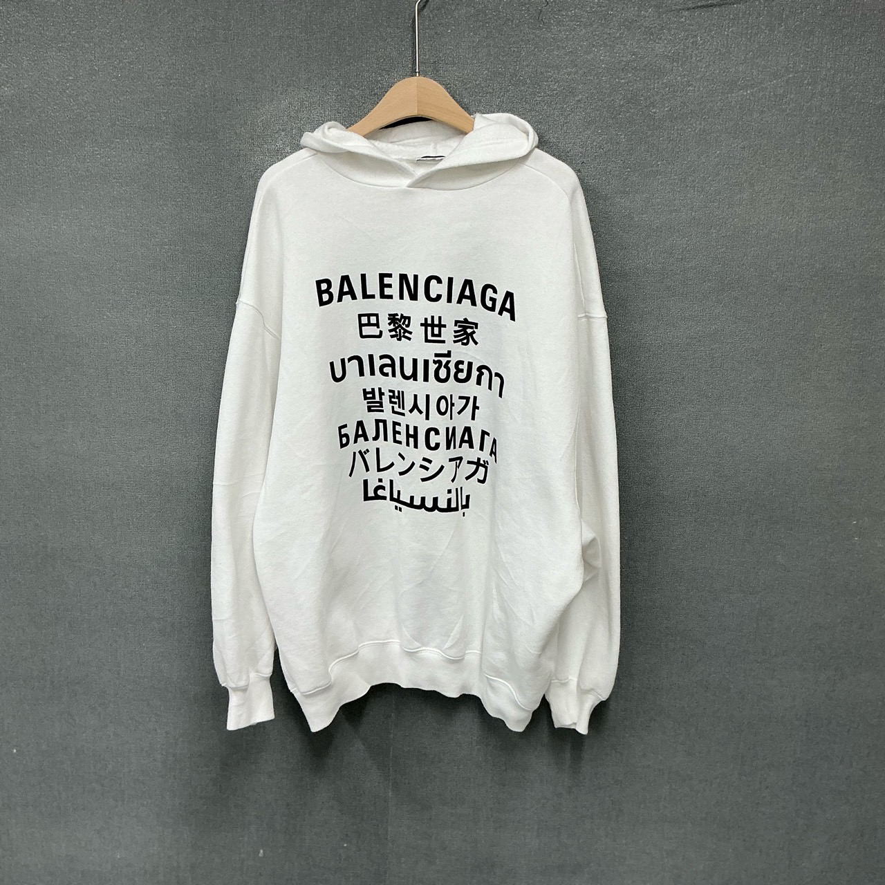 95新 Balenciaga/巴黎世家 七国语言帽衫卫衣xs码/3050
