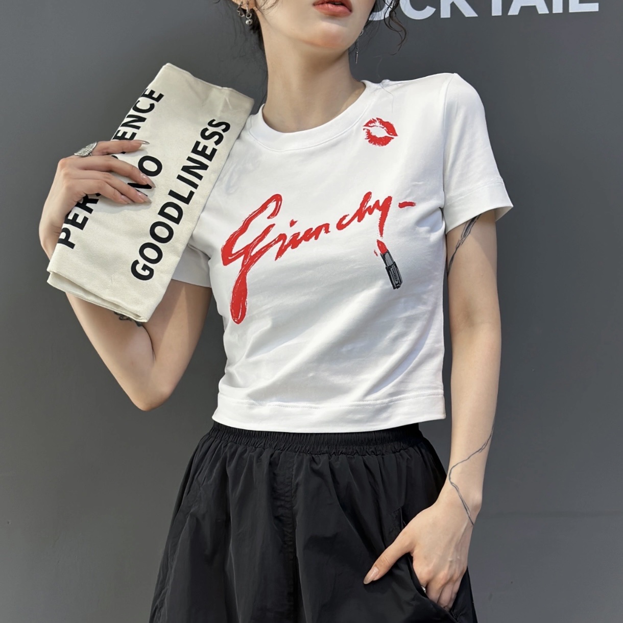 99新 Givenchy/纪梵希 汤/P205843808/情人节限定印花T恤 L码