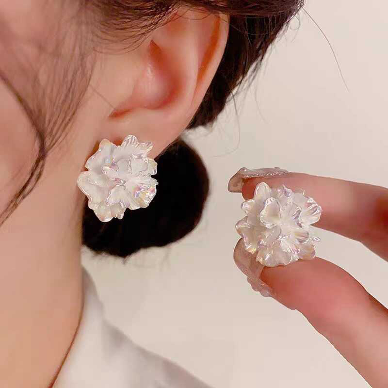 S925银针轻奢花朵气质耳钉1002
