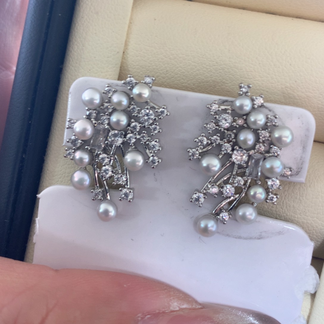 淡水珍珠耳饰未镶嵌