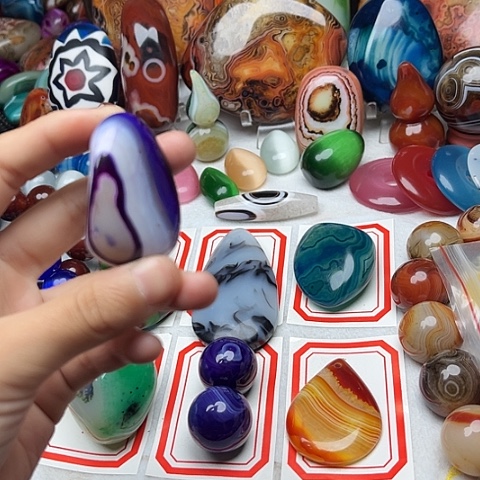 玛瑙/玉髓颈饰未镶嵌