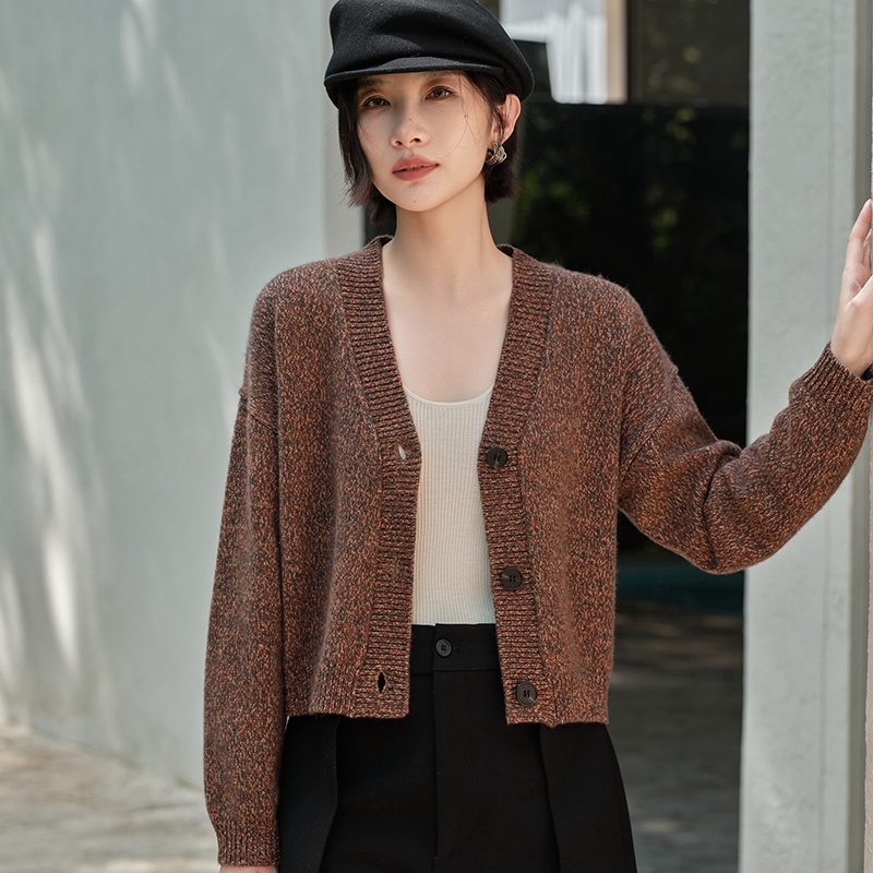 女士纯山羊绒短款开衫秋冬季厚款休闲外搭羊绒开衫