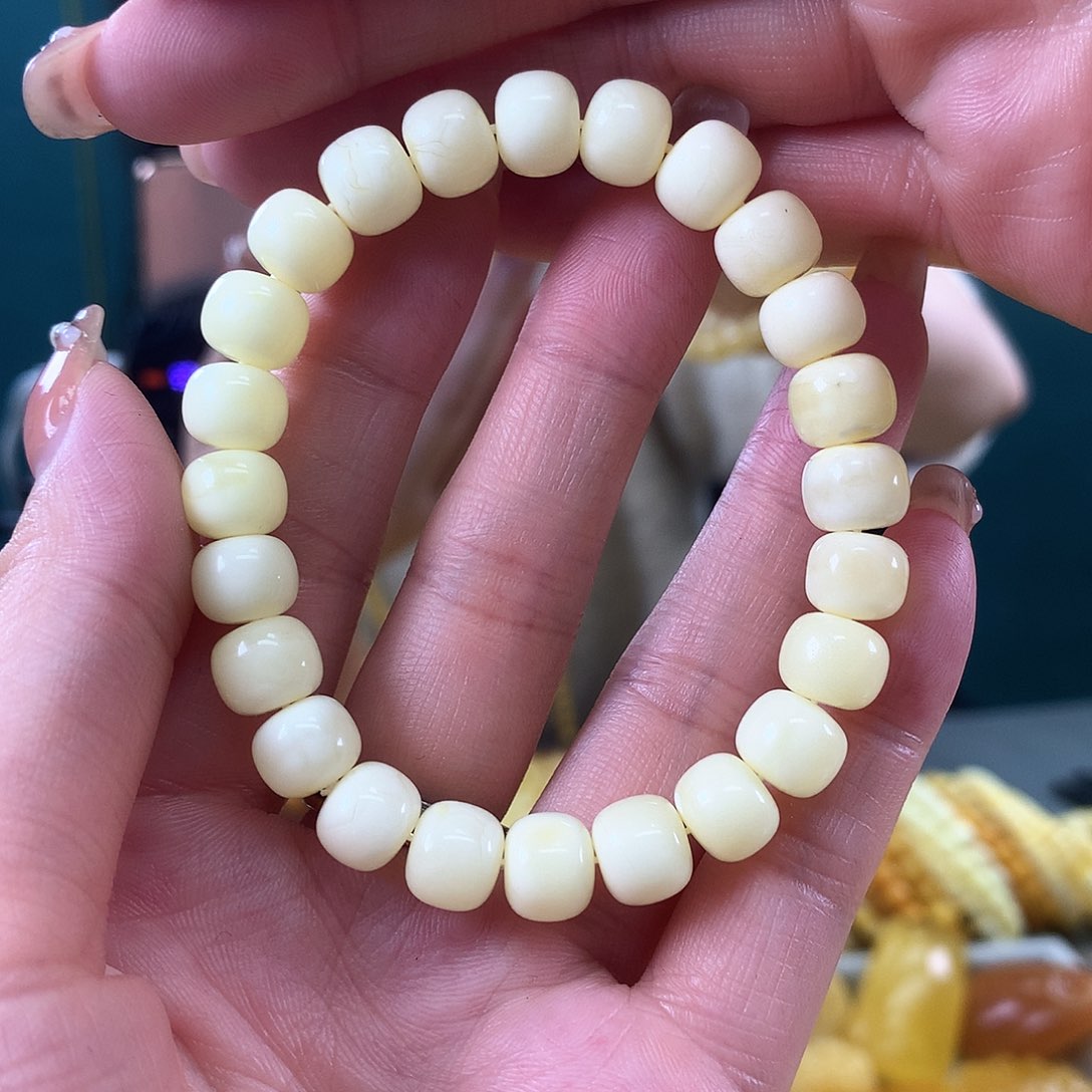 蜜蜡珠宝奇石未镶嵌