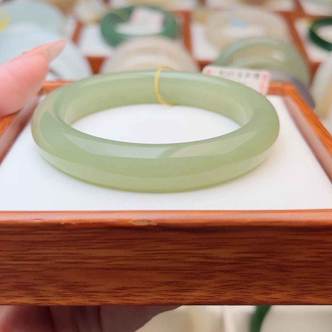 和田玉未镶嵌手镯55