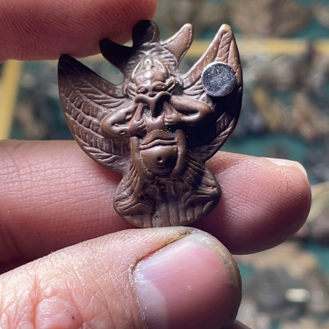 藏传老料吸磁大鹏鸟