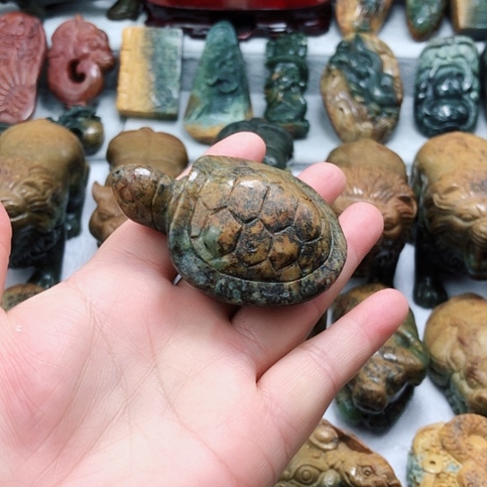 岫岩河磨玉（透闪石质玉）把件未镶嵌