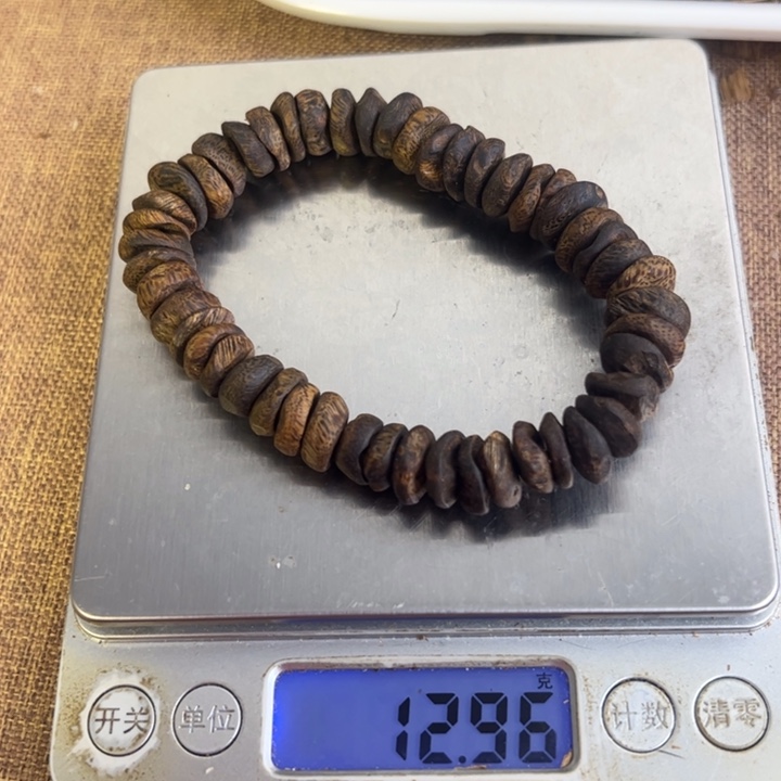 沉香手串张勺子手串12+