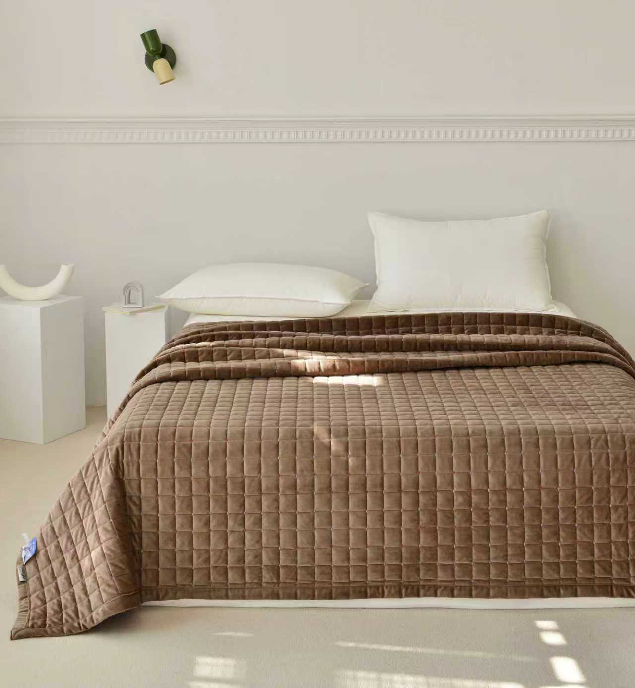 幕古（Mugu）点绣双面绒单床盖220*240微瑕～K55