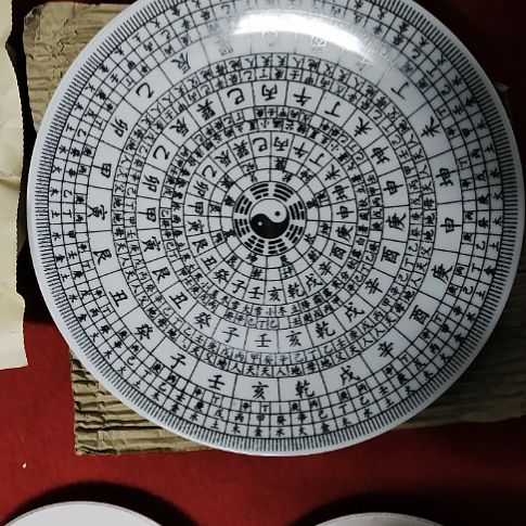 瓷片瓷器，盘，碗，瓷片，各种摆件，沙锅！