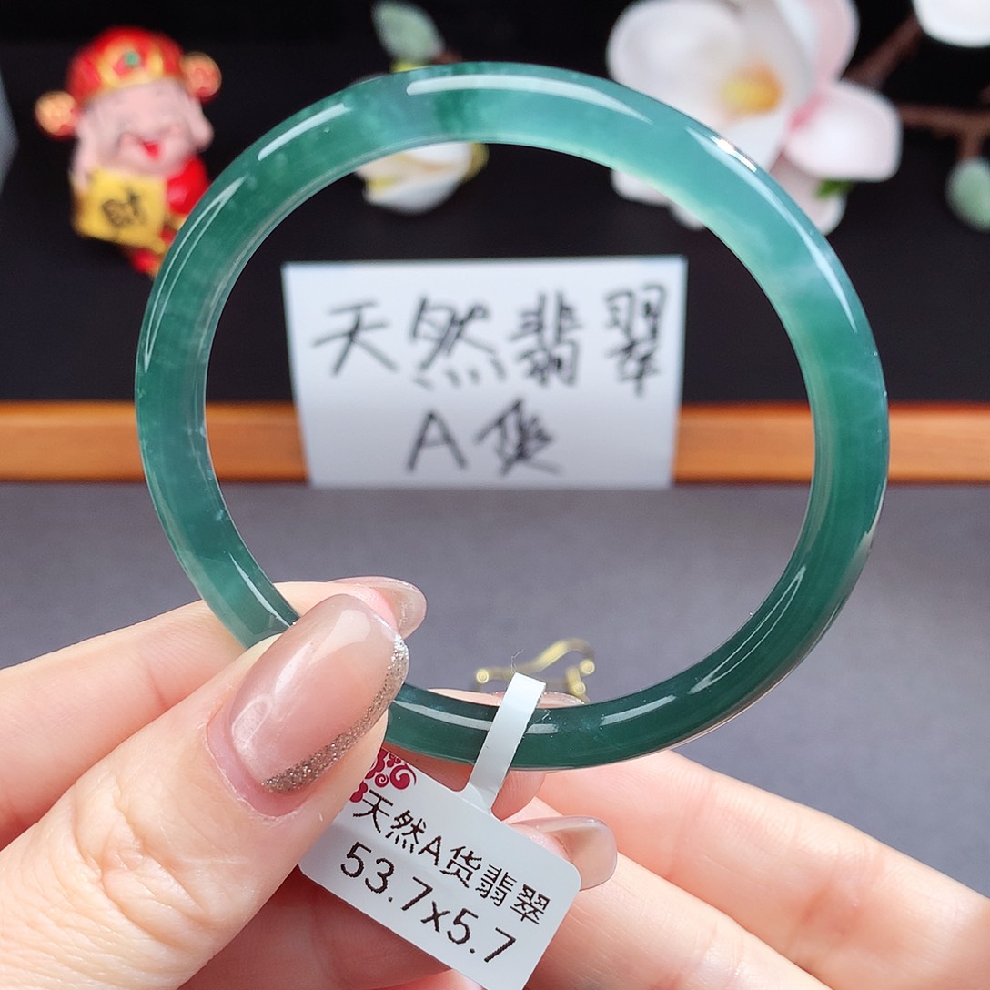 翡翠手镯（圆镯）未镶嵌