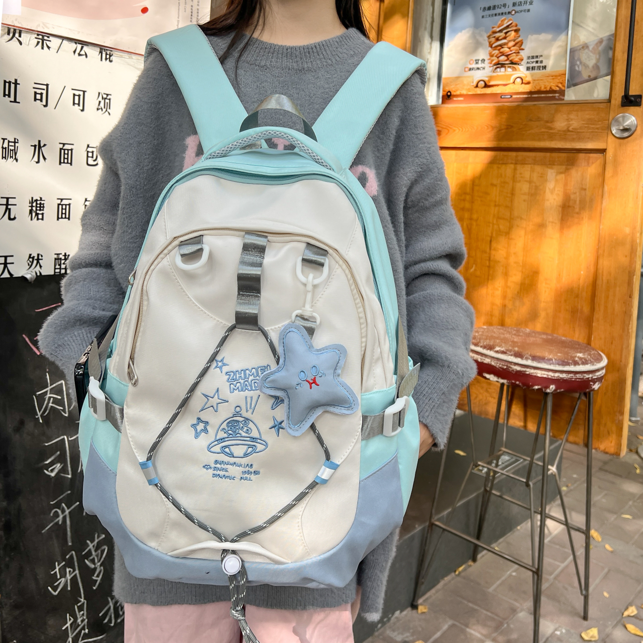 001-050日韩字母透气通用书包时尚休闲小学初中轻便新鲜大学生