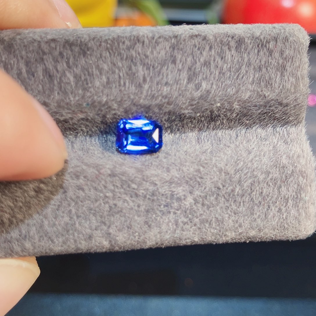 蓝宝石裸石未镶嵌1.18克拉