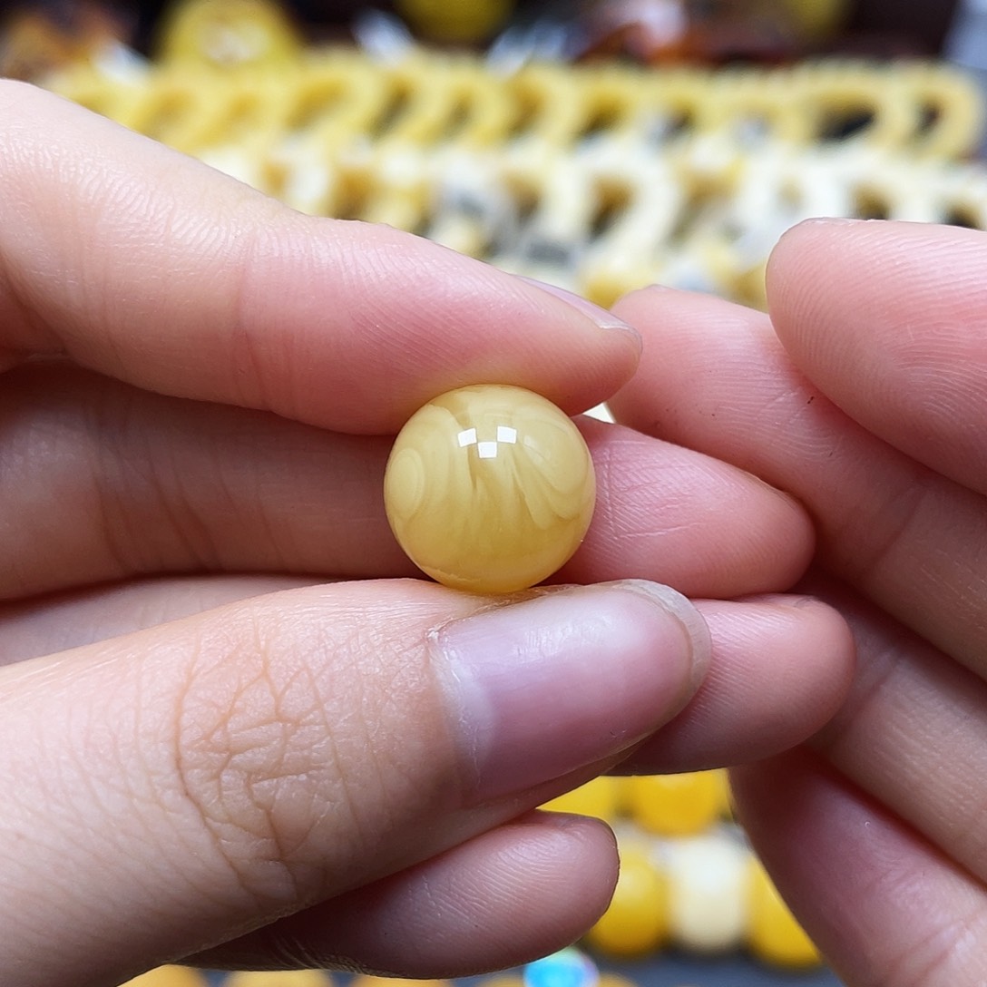 未镶嵌蜜蜡裸石圆珠12.5mm福利