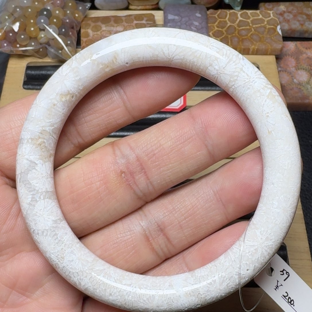 硅化玉纯天然色有机玉石未镶嵌59圈口