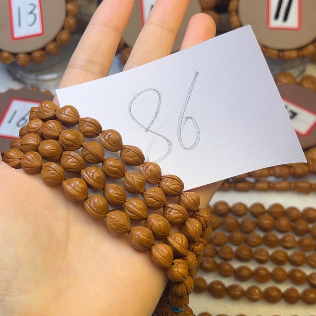 乌木类用****7龙纹桃核脖挂小龙纹肚卡8