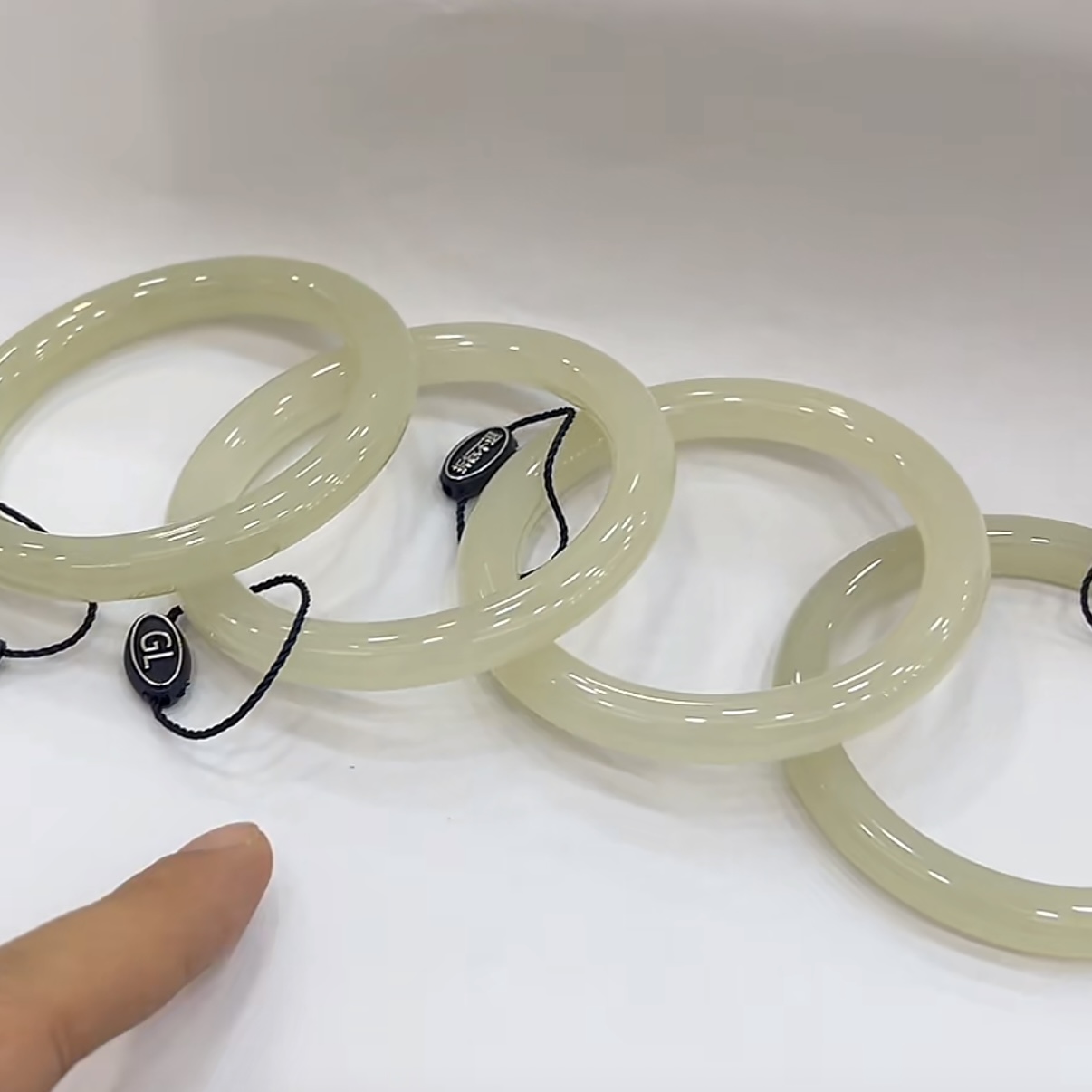 【北野珠宝】天然和田玉手镯-B03H-23多样性发一9x9mm