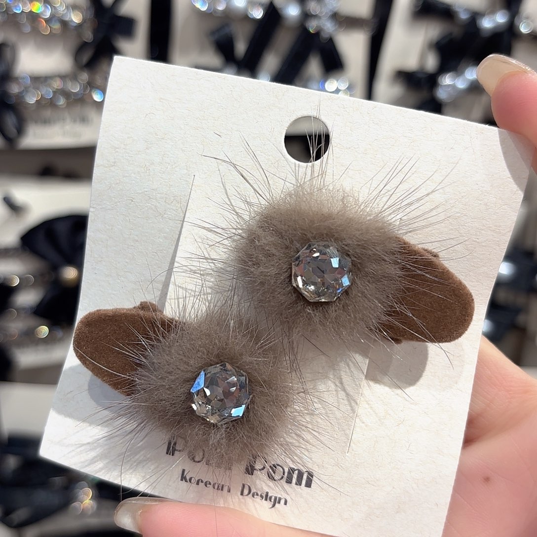 皮质铁合金咖色毛毛球压夹