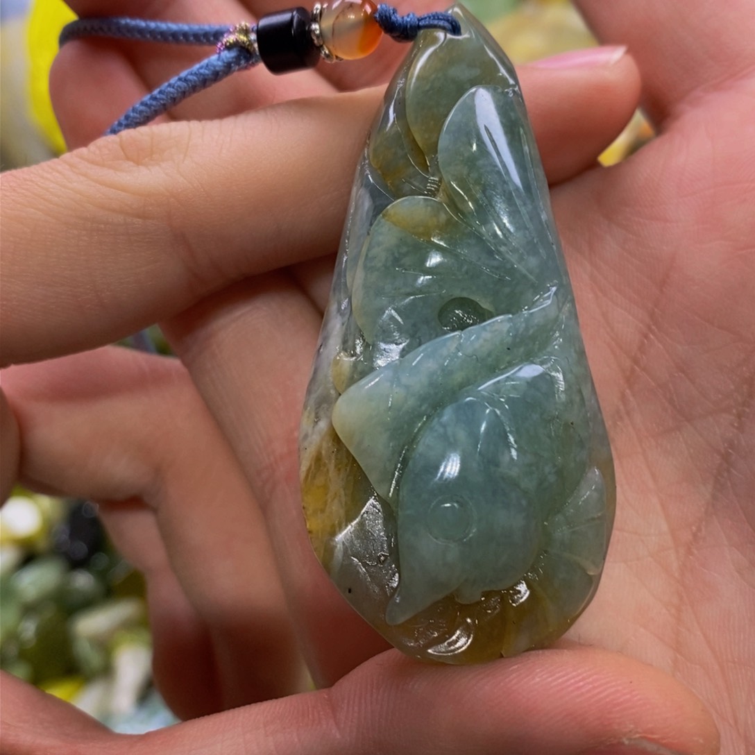 蛇纹石玉吊坠未镶嵌