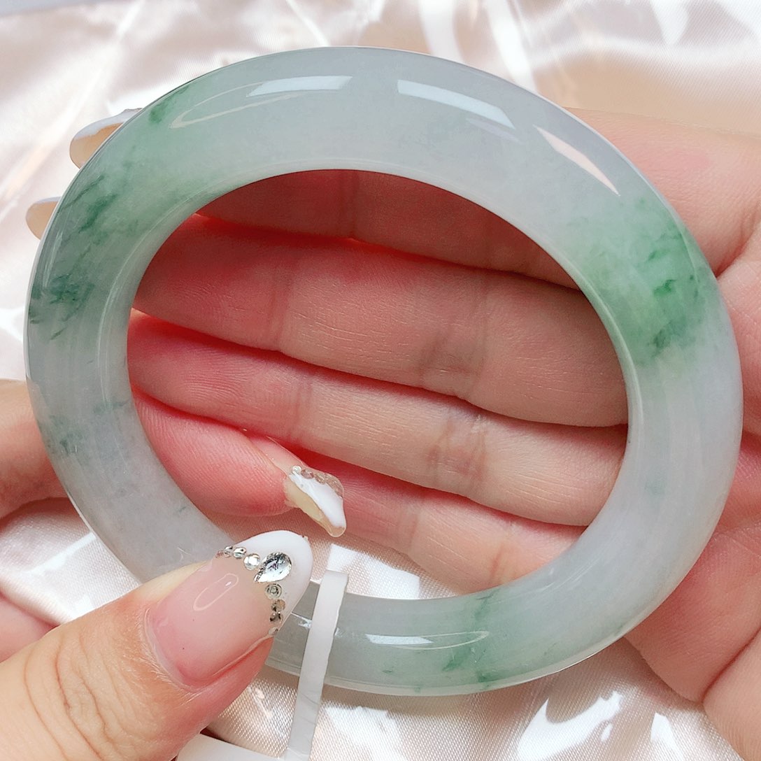 翡翠手镯未镶嵌抖音687