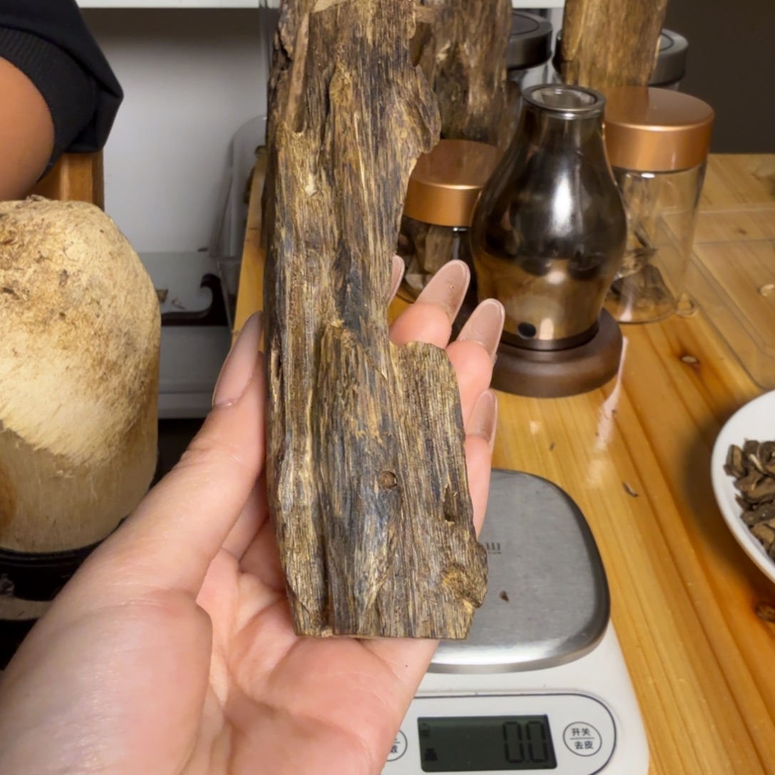 沉香白奇虫漏香26克