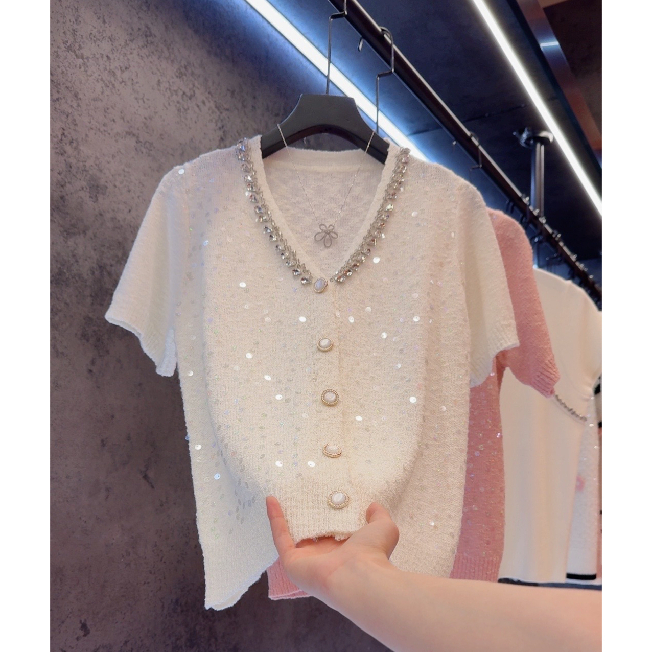 【定制大码女装80-200斤】温柔甜美亮片重工V领烫钻开衫上衣2095