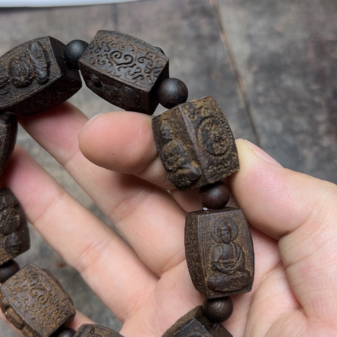 大叶紫檀（黑酸枝木类）