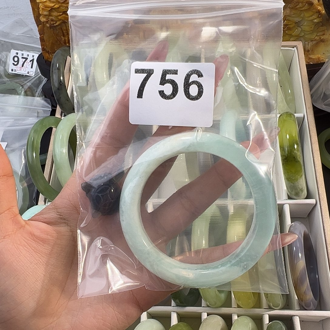 碗***-蛇纹石玉未镶嵌手镯