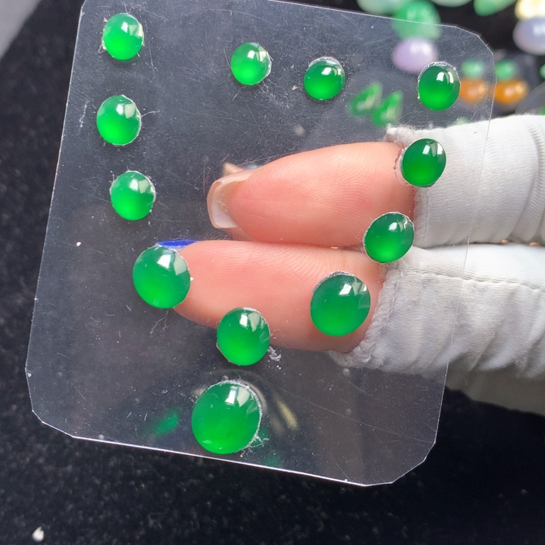 颈饰未镶嵌翡翠蛋面套链