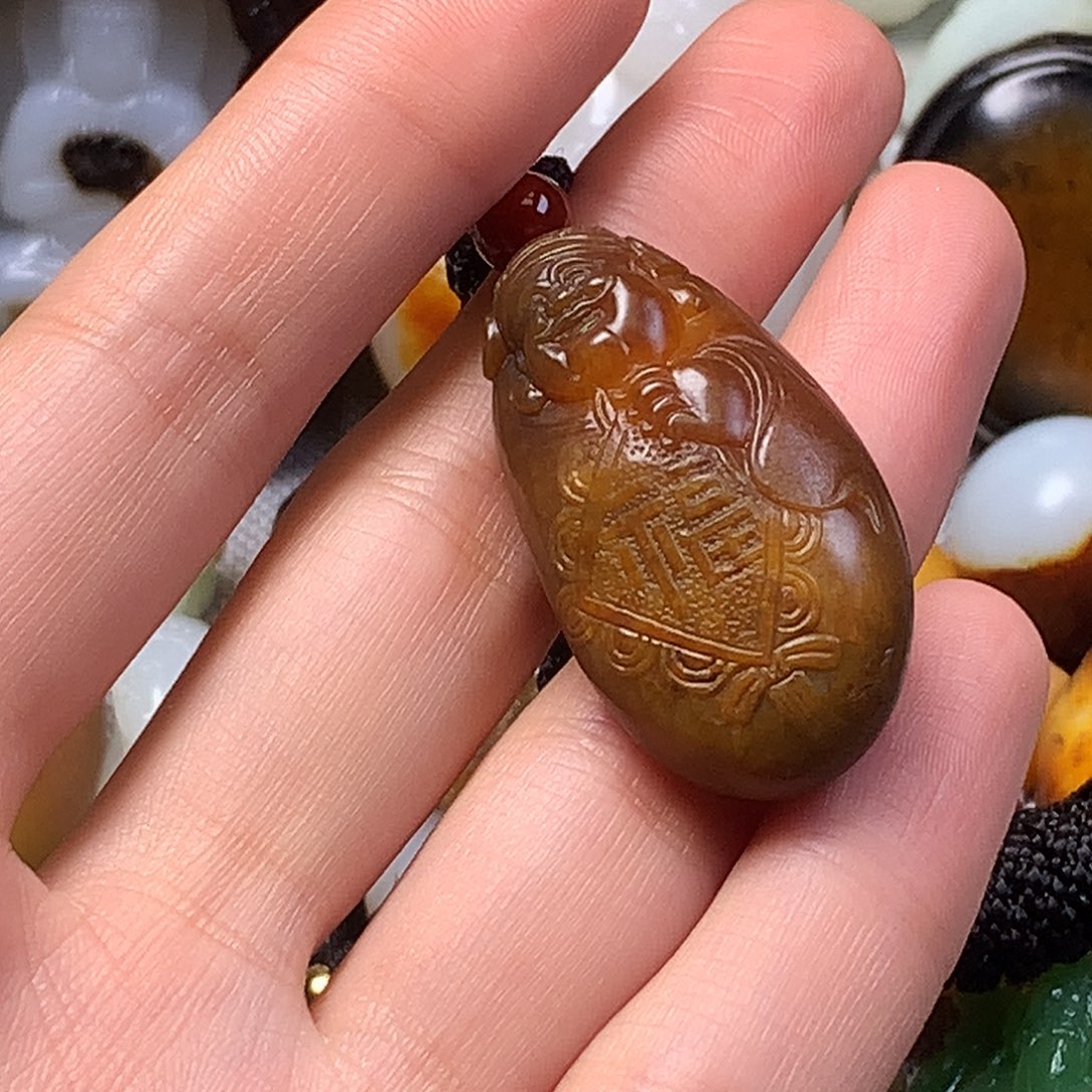 未镶嵌和田玉挂件东**生