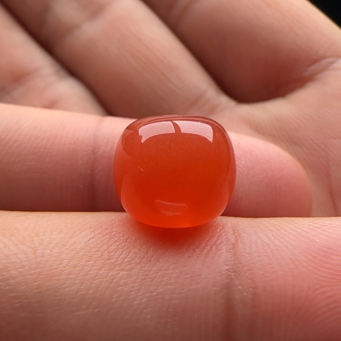 南红玛瑙老型10.6x9.3未镶嵌白纹